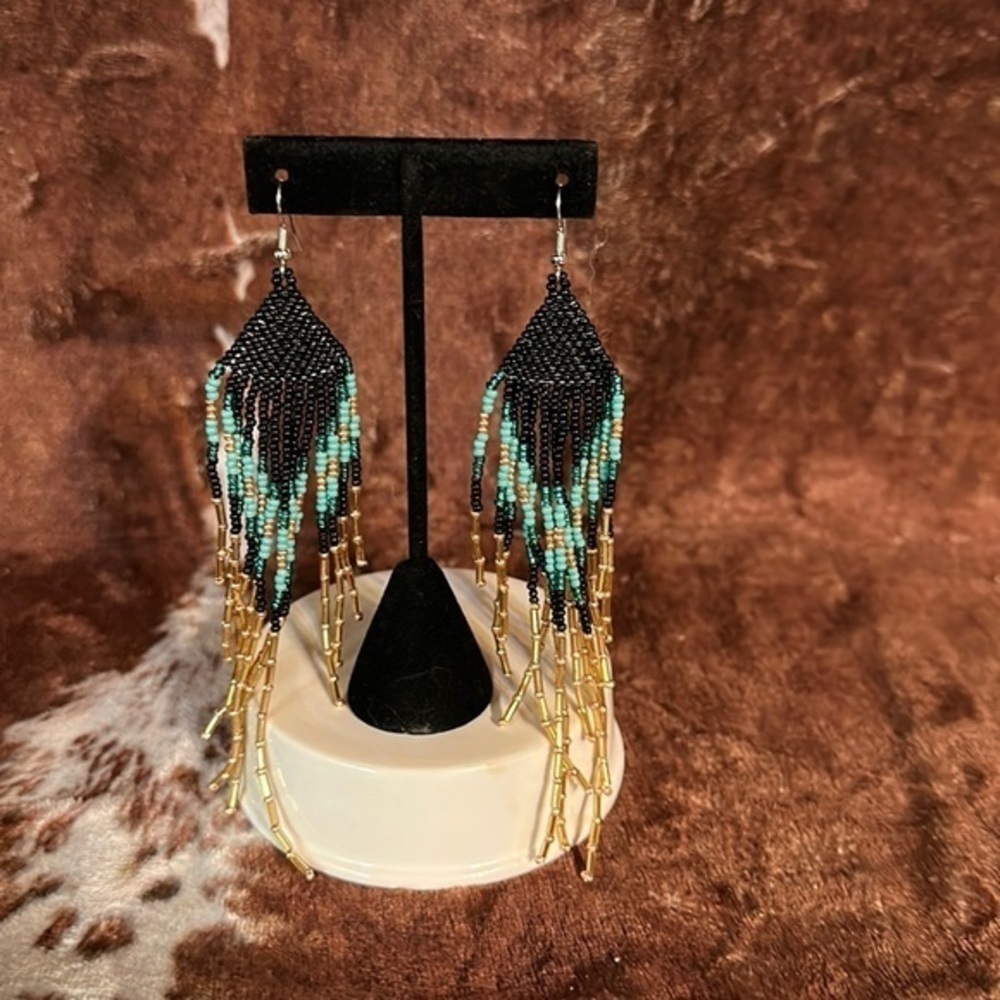 Beautiful beaded earrings. NWT